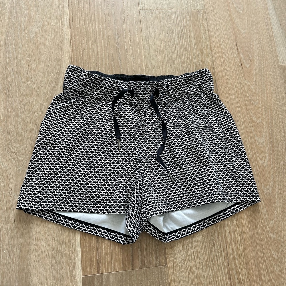 Lululemon Black and White Printed Women's Shorts